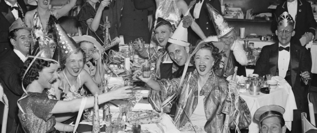 1930s-vintage-new-years-eve-photo-black-and-white1